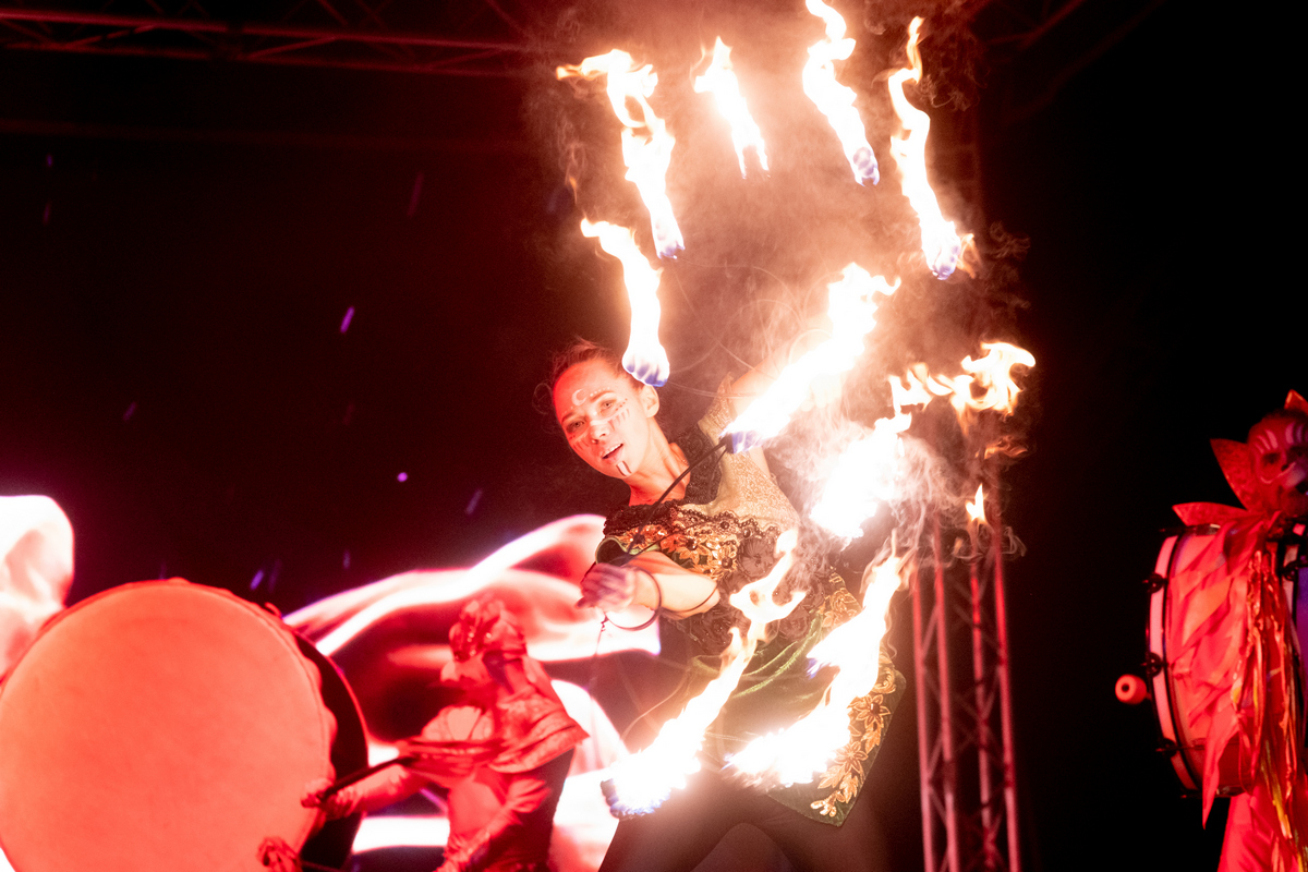 fire-show-min.jpg fire-show-min.jpg
